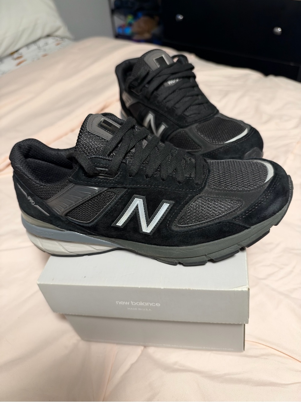 New Balance Men’s Black and Gray Running Sneakers